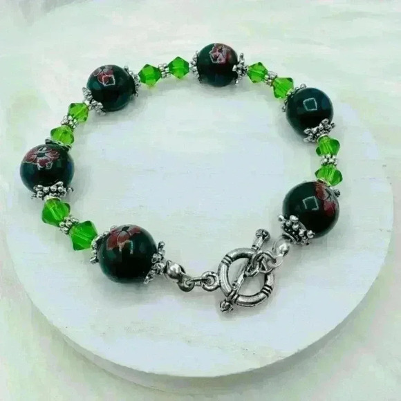 Green Beaded Statement Bracelet - Picture 4 of 6